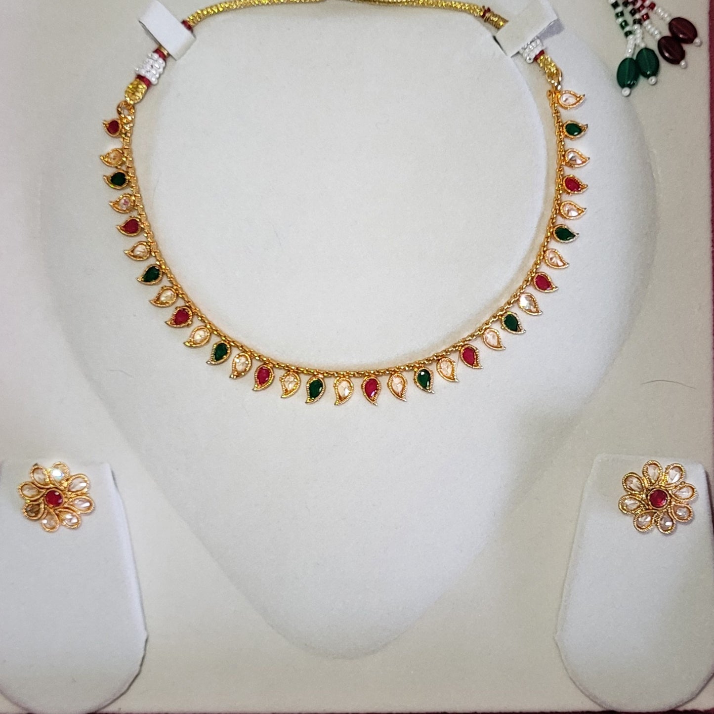 Ambi Necklace set