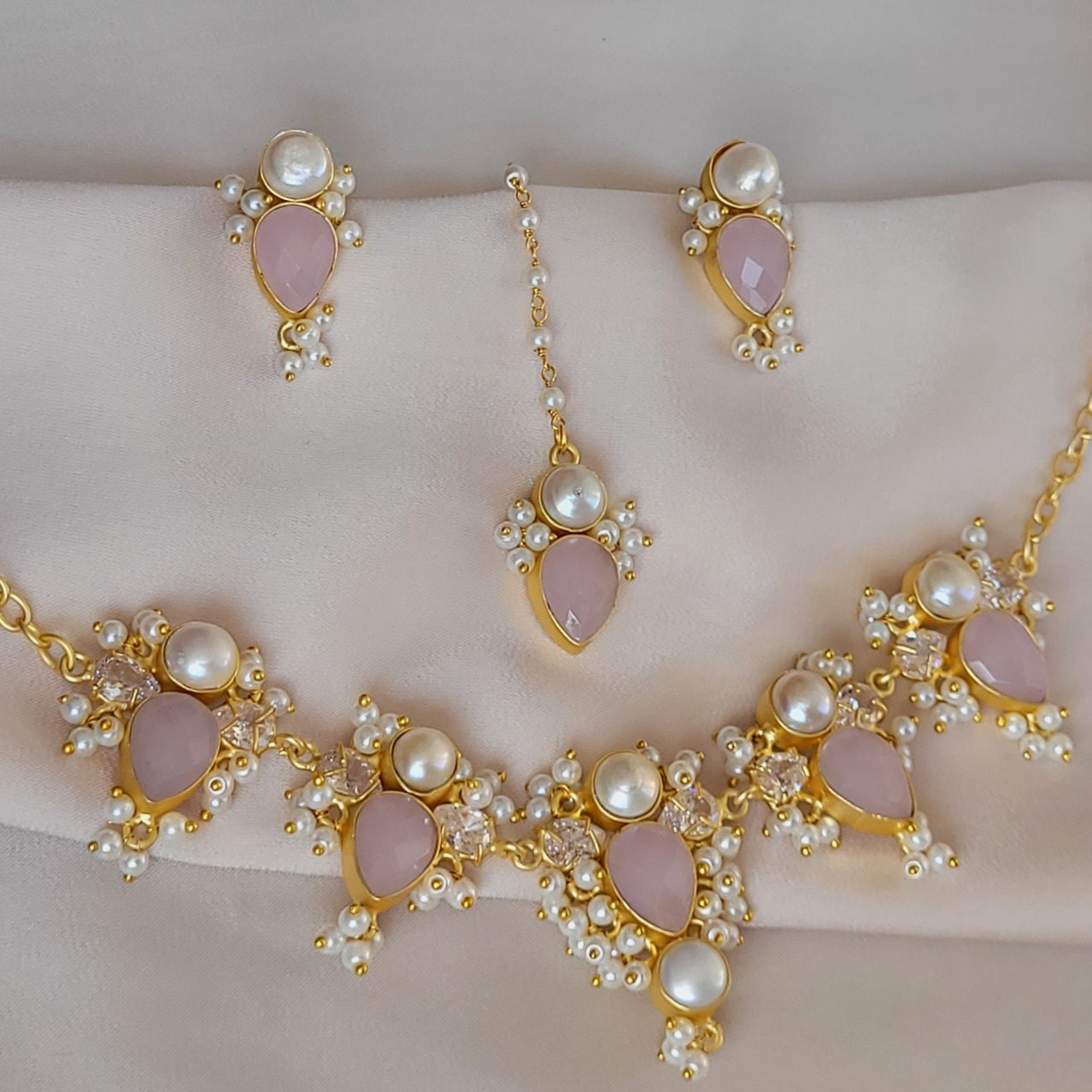 Rohini Ratna Choker