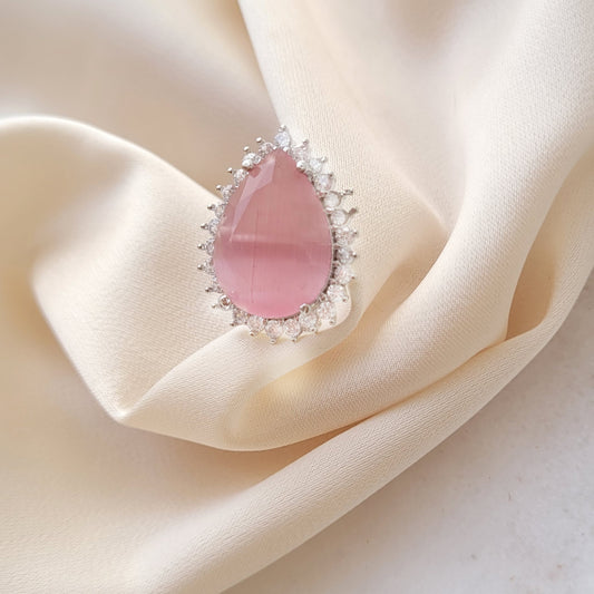 Prominent stone ring (pink)